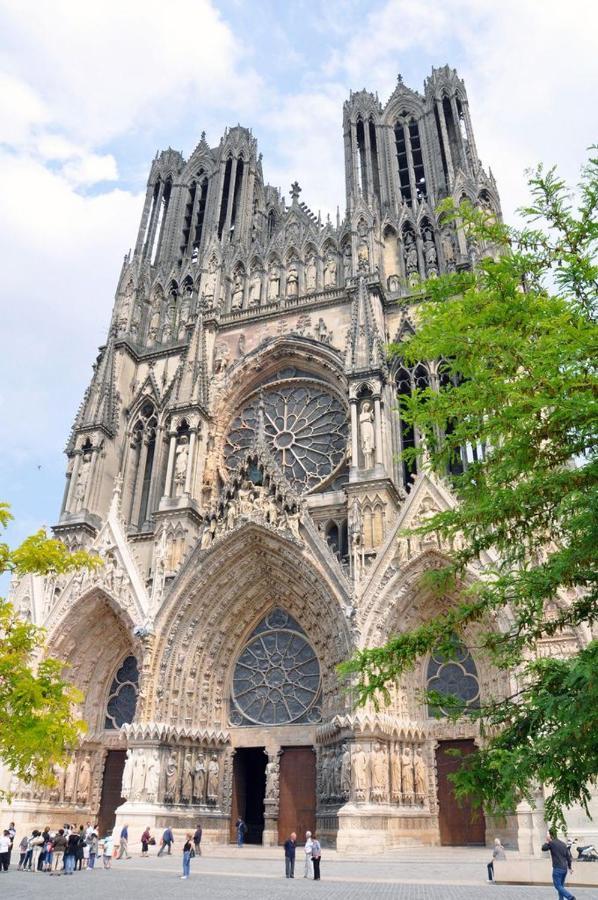 Apartmán Lux Cathedrale Remeš Exteriér fotografie